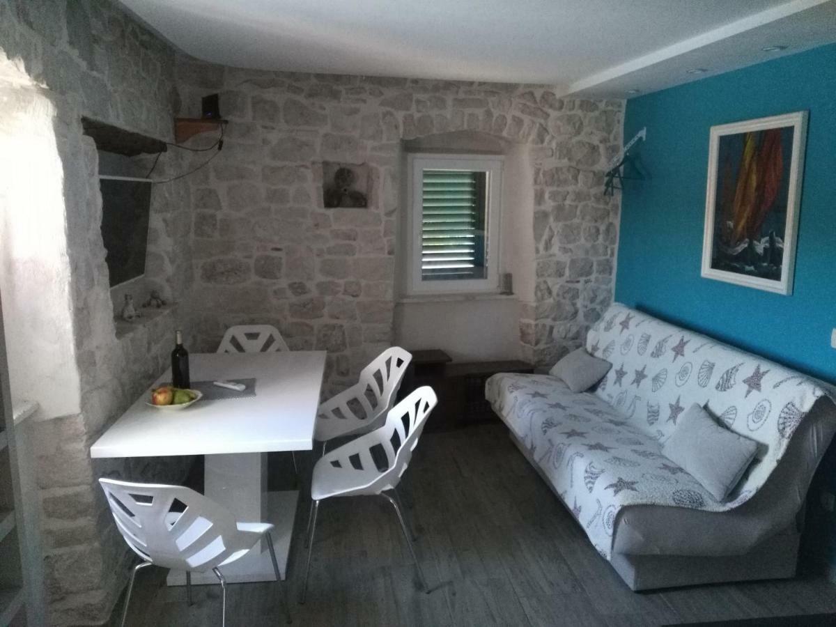 Apartment Buga Slatine Buitenkant foto